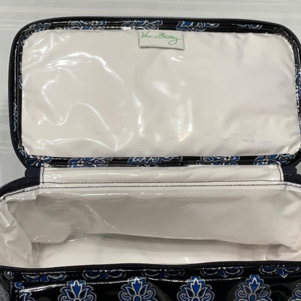Vera Bradley Insulated Crossbody Bag with Two Front Pockets - Picture 4 of 7